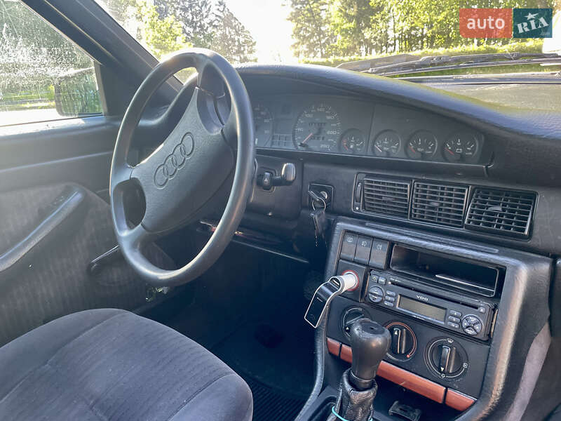 Седан Audi 100 1988 в Луцьку