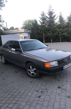 Седан Audi 100 1988 в Шепетівці