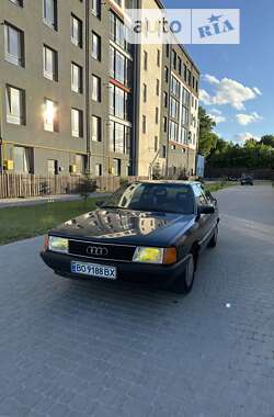 Седан Audi 100 1990 в Чорткові