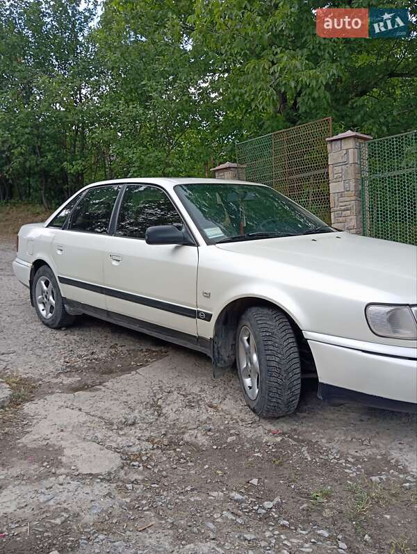 Седан Audi 100 1993 в Каменец-Подольском