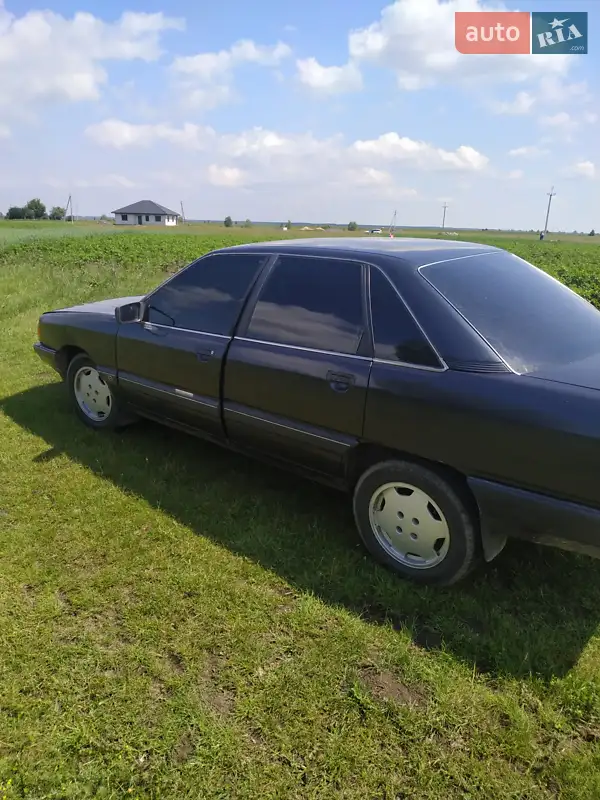 Audi 100