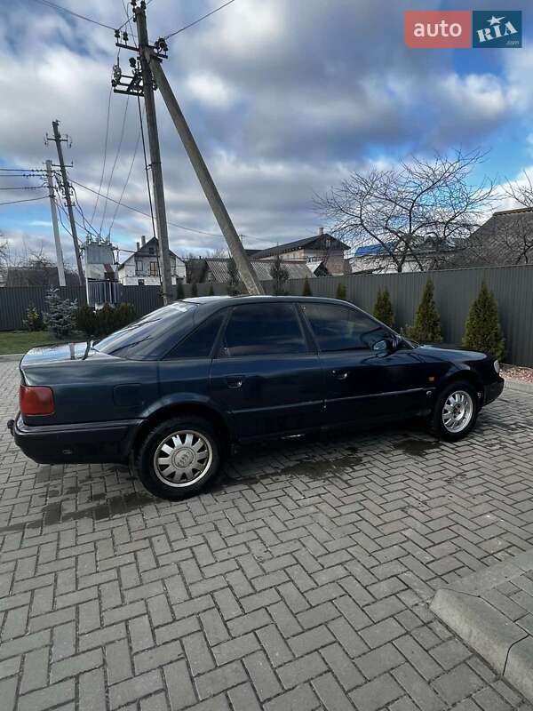 Седан Audi 100 1994 в Любешове