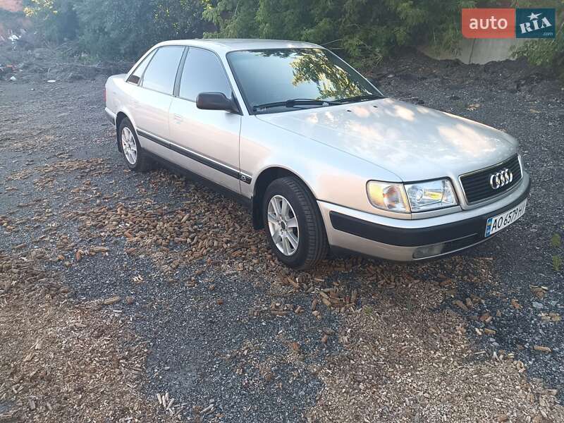 Седан Audi 100 1992 в Знаменовке