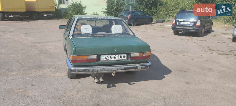 Седан Audi 100 1981 в Черняхове