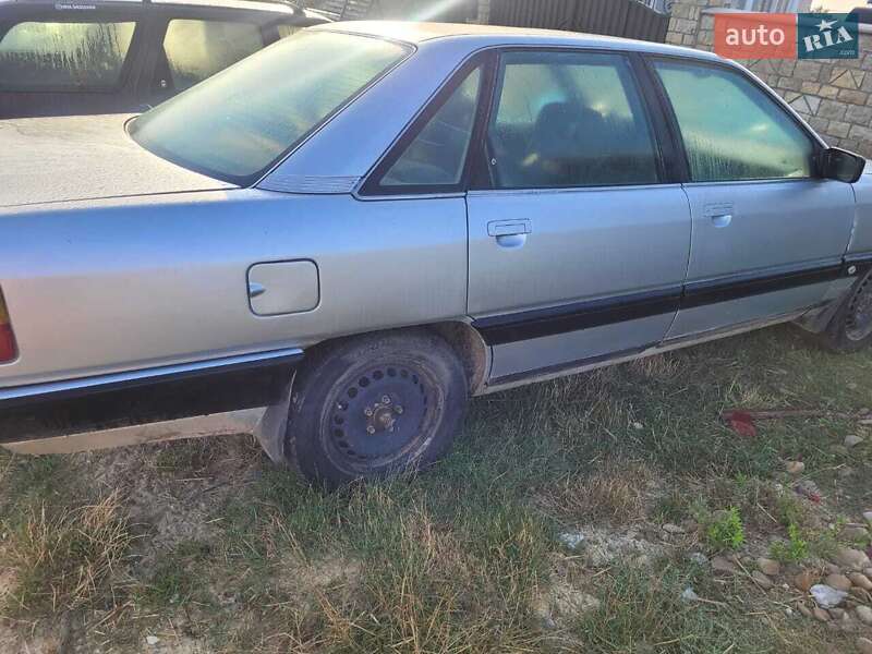 Седан Audi 100 1990 в Репужинцах