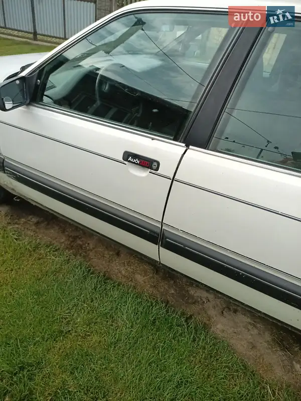 Audi 100