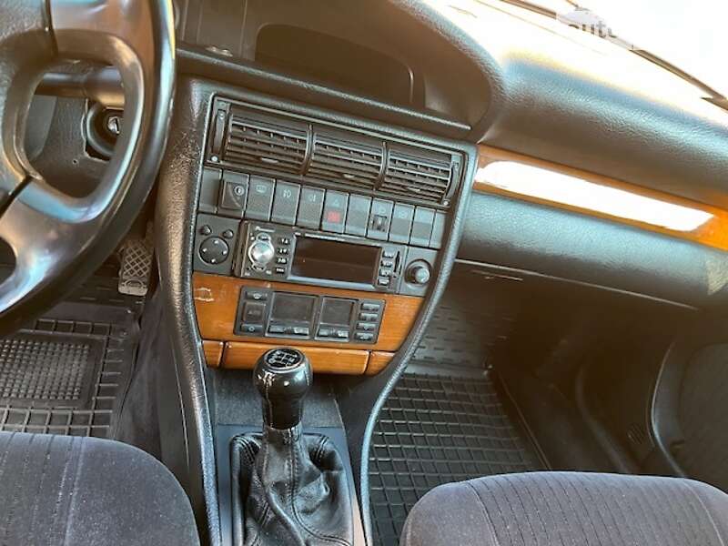 Седан Audi 100 1992 в Львове