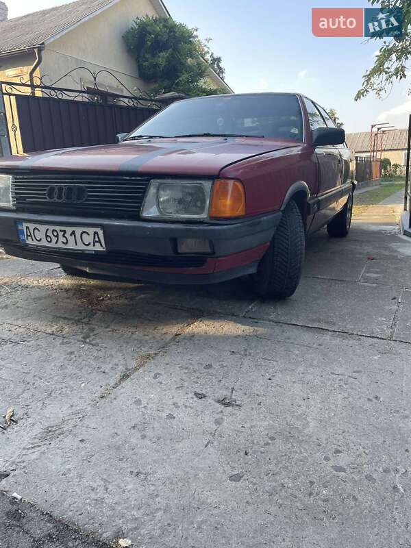 Седан Audi 100 1990 в Горохове
