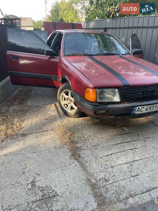 Седан Audi 100 1990 в Горохове