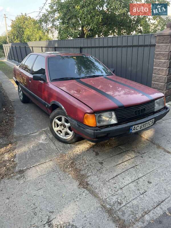Седан Audi 100 1990 в Горохове