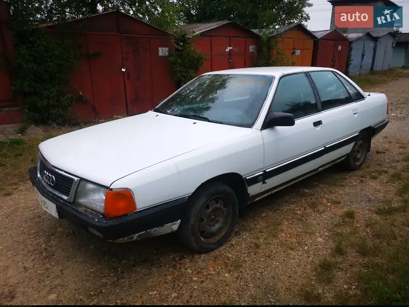 Audi 100