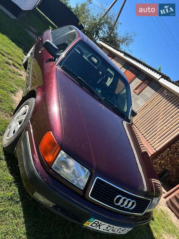 Седан Audi 100 1992 в Костополе