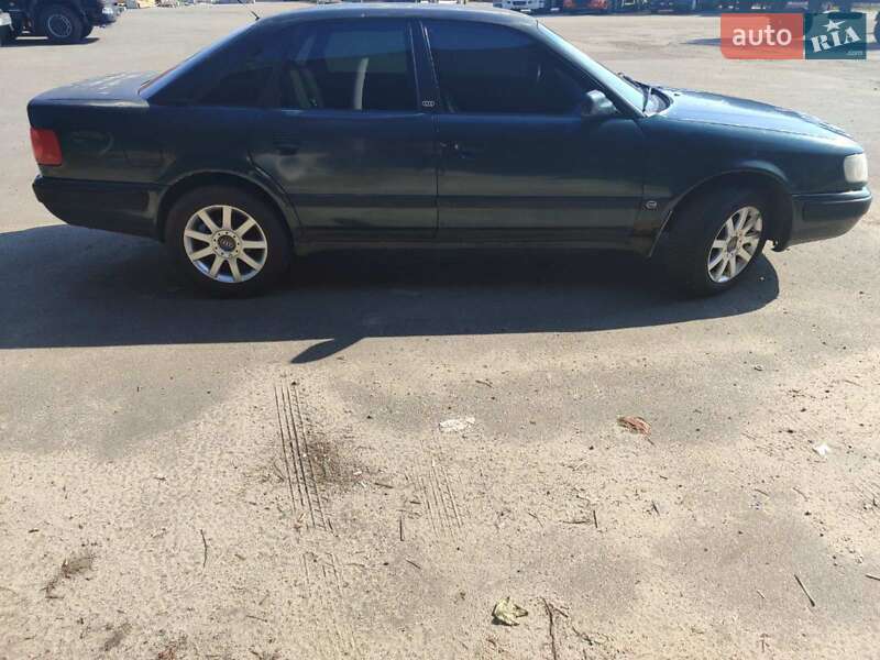 Седан Audi 100 1992 в Киеве