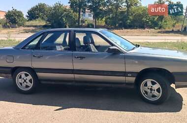 Седан Audi 100 1986 в 