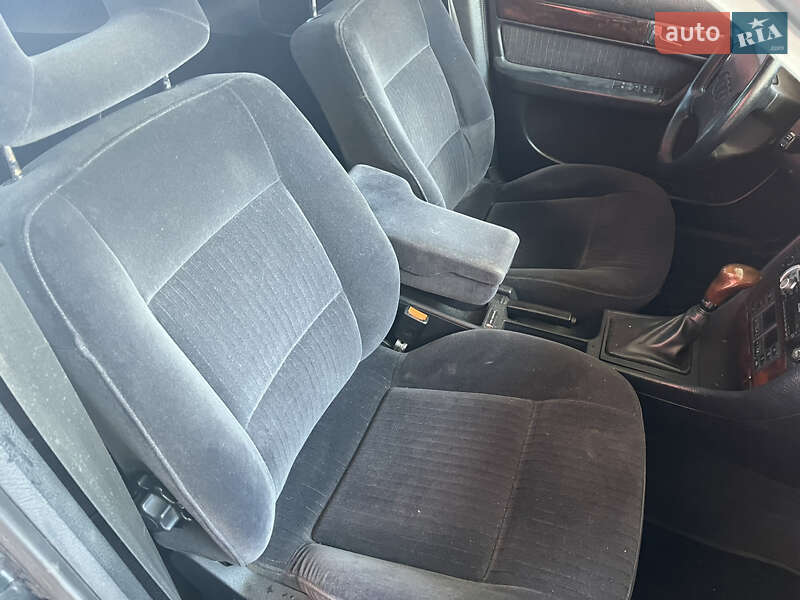 Седан Audi 100 1993 в Києві