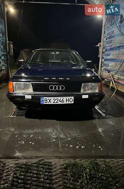 Седан Audi 100 1990 в 