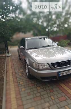 Седан Audi 100 1995 в Килии