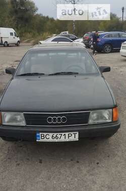 Седан Audi 100 1986 в Львові