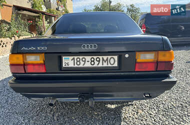 Седан Audi 100 1991 в Глибокій