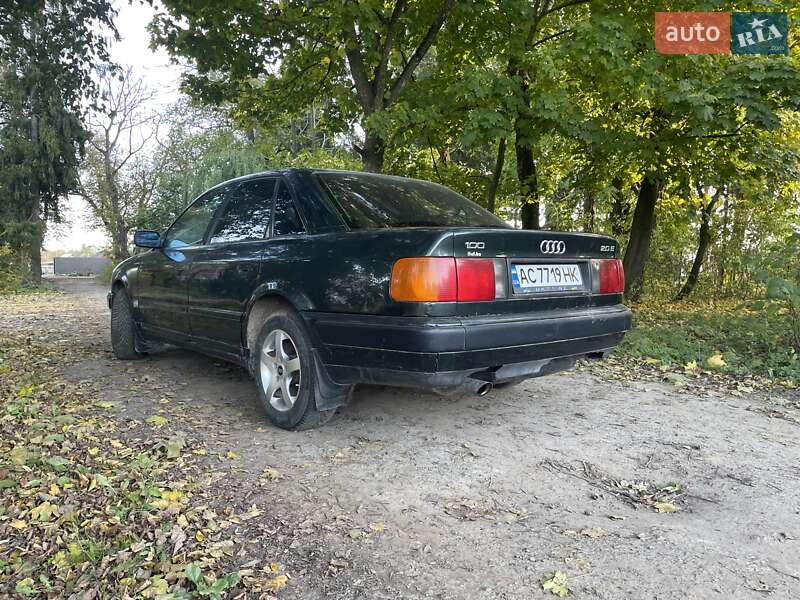Седан Audi 100 1993 в Луцке