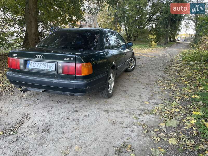 Седан Audi 100 1993 в Луцке