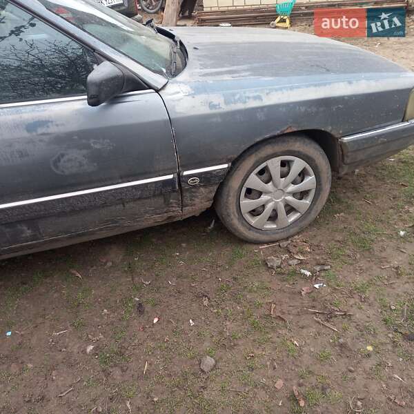Седан Audi 100 1990 в Ровно