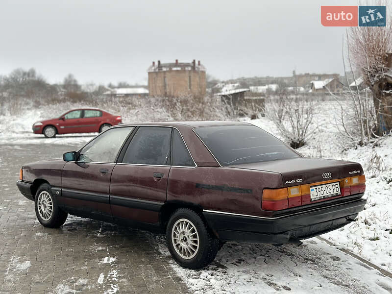 Седан Audi 100 1988 в Ровно