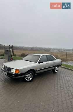 Седан Audi 100 1987 в Шумську