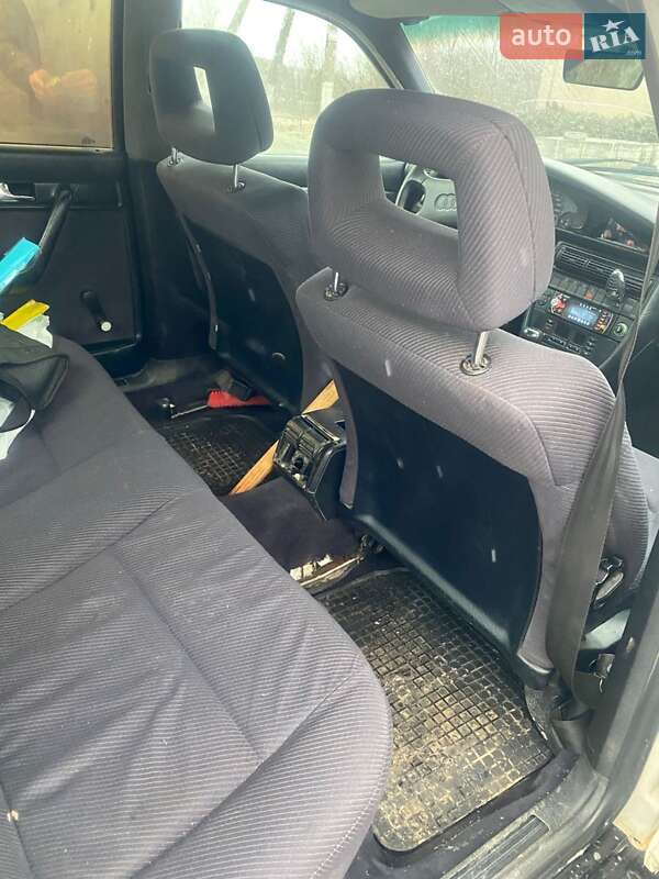 Седан Audi 100 1992 в Кельменцах