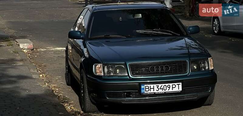 Седан Audi 100 1991 в Одессе