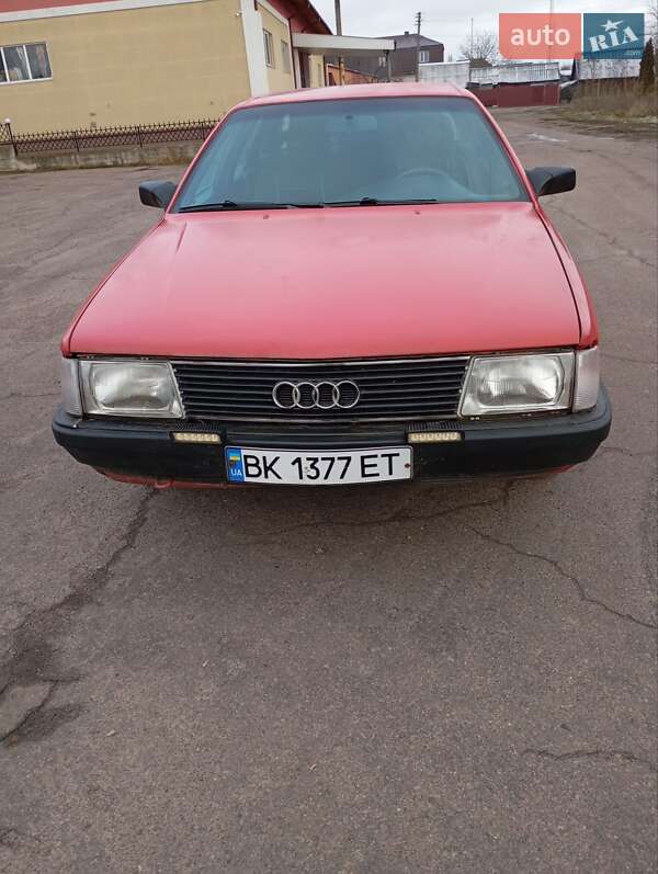 Седан Audi 100 1990 в Зарічному