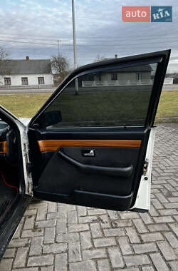 Седан Audi 100 1988 в 