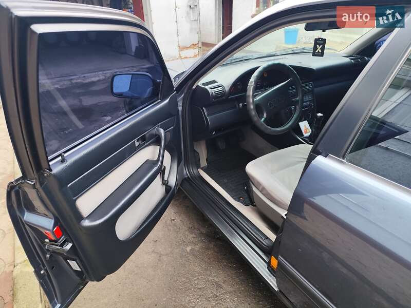 Седан Audi 100 1991 в Красилове