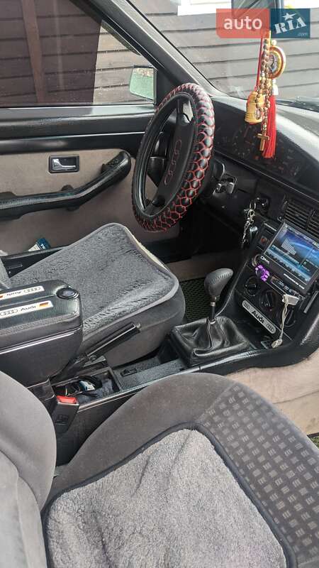 Седан Audi 100 1989 в Бориславе