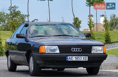 Седан Audi 100 1988 в Днепре