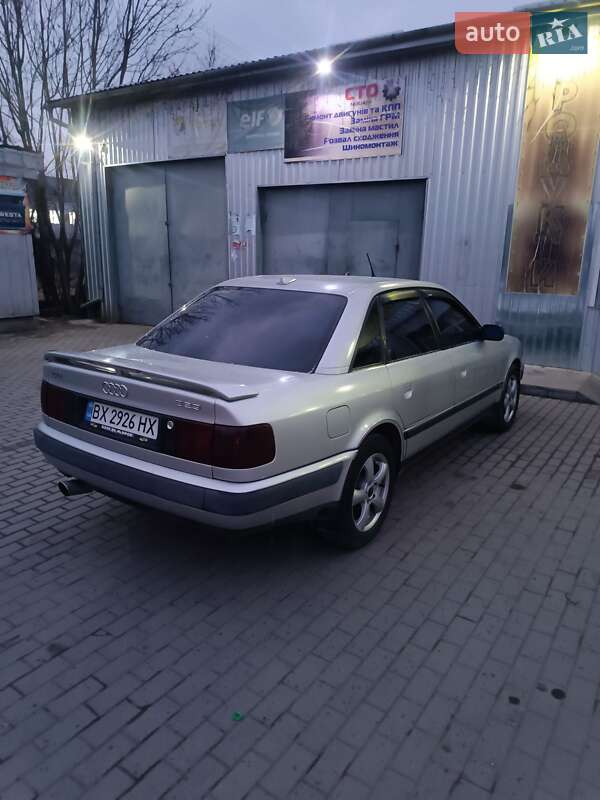 Седан Audi 100 1993 в Полонном