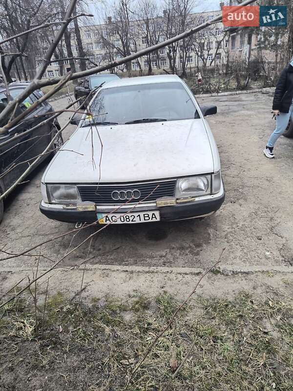 Седан Audi 100 1986 в Нововолинську