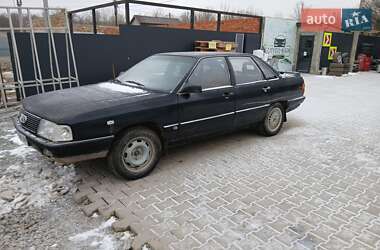 Седан Audi 100 1986 в Хотине