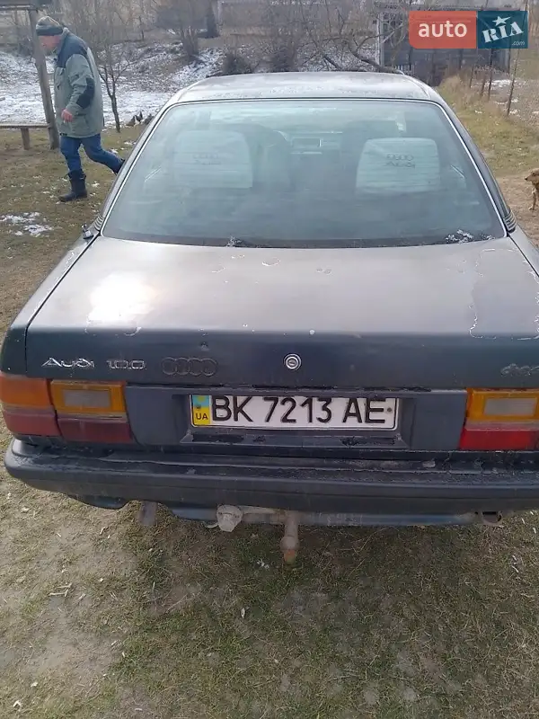 Audi 100