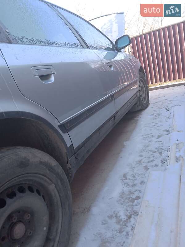 Седан Audi 100 1992 в Надвірній