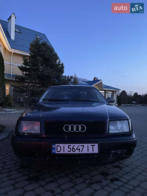 Седан Audi 100 1991 в Долине