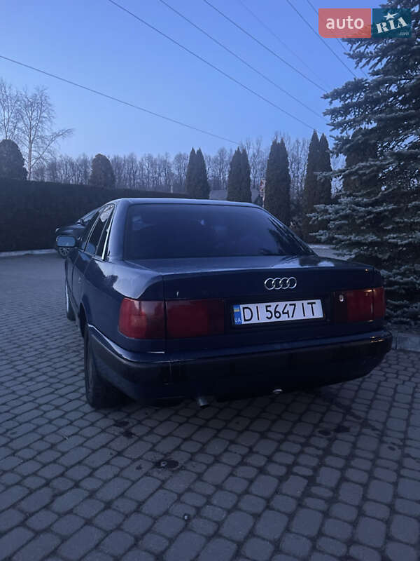 Седан Audi 100 1991 в Долине