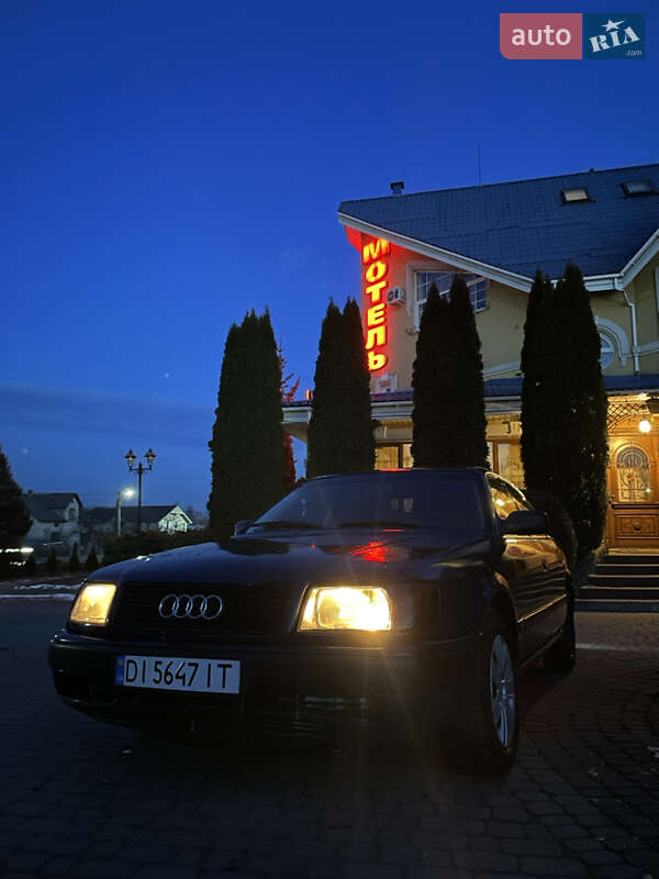 Седан Audi 100 1991 в Долине