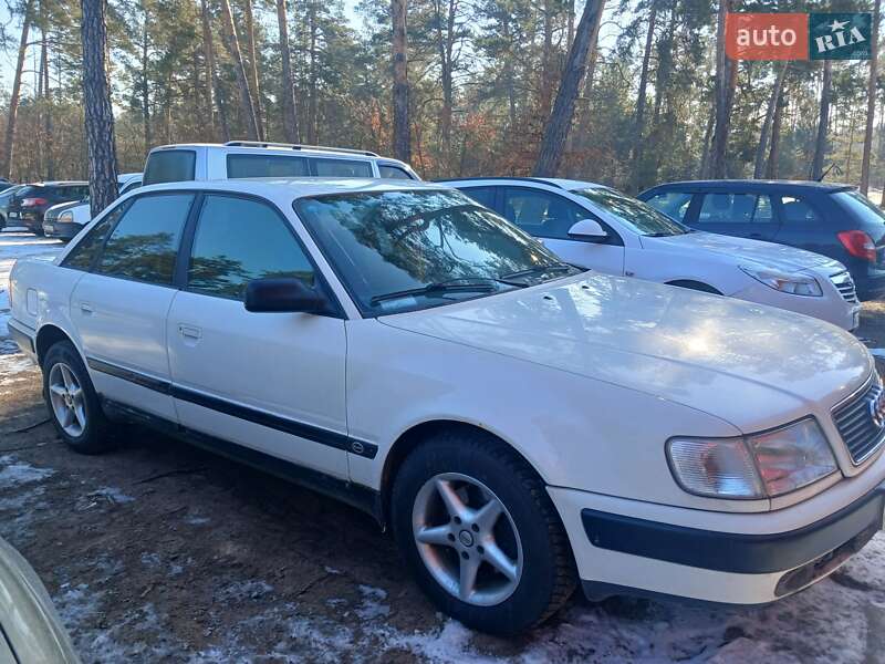 Седан Audi 100 1993 в Обухове