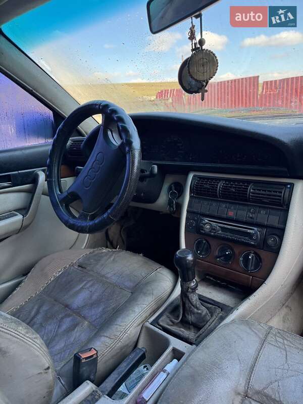Седан Audi 100 1992 в Владимире