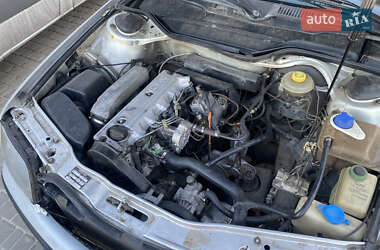 Седан Audi 100 1992 в Хотине