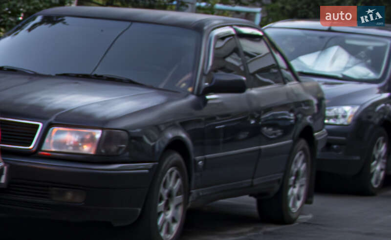 Седан Audi 100 1991 в 