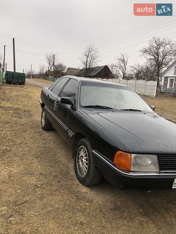 Седан Audi 100 1985 в Хмельницькому