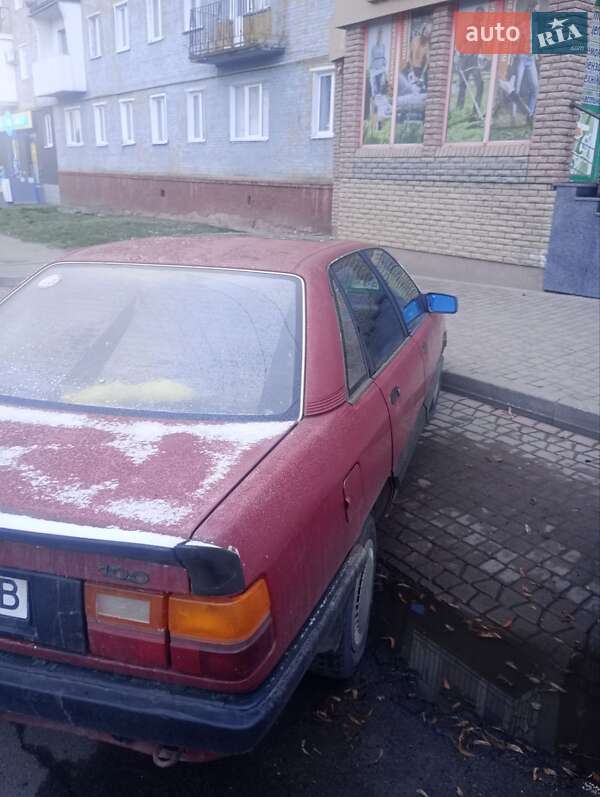 Седан Audi 100 1987 в Нововолынске