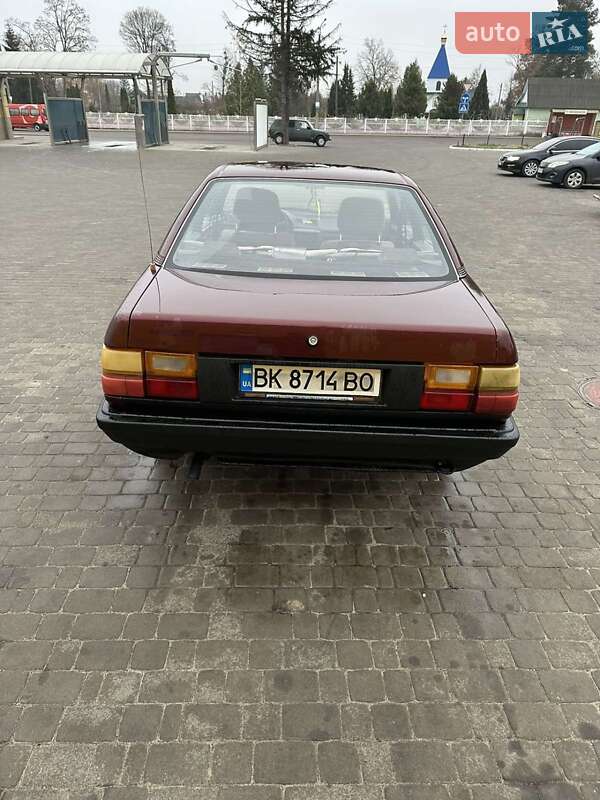 Седан Audi 100 1987 в Луцке